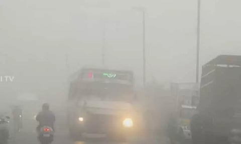 ஊட்டியில் கடும் பனிமூட்டம் - பொதுமக்கள் அவதி