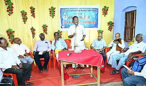 வந்தேபாரத் ரெயிலுக்கு இணைப்பு ரெயில் இயக்க வேண்டும்: ஓய்வு பெற்ற அலுவலர்கள் சங்கம் கோரிக்கை