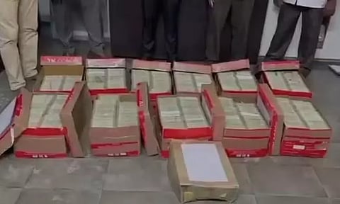 ஆந்திர மாநில மதுபான ஊழல் வழக்கு; அட்டைப் பெட்டிகளில் பதுக்கிய ரூ.11 கோடி பறிமுதல்