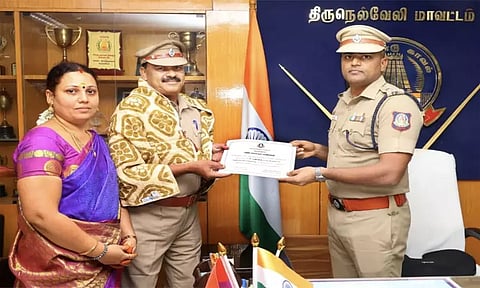 36 ஆண்டுகள் பணியாற்றி ஓய்வு பெற்ற சப்-இன்ஸ்பெக்டர்: திருநெல்வேலி எஸ்.பி. பாராட்டு