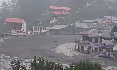 உத்தரகாசி மாவட்டத்தில் அனைத்து பள்ளிகளுக்கும் நாளை விடுமுறை அறிவிப்பு