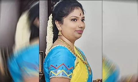 திருப்பூரில் புதுப்பெண் தற்கொலை: கணவர் குடும்பத்தினரை கைது செய்ய வலியுறுத்தல்