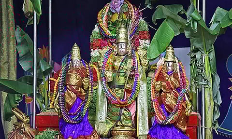 பவித்ரோற்சவம்: திருப்பதி ஏழுமலையானுக்கு பவித்ர மாலைகள் சமர்ப்பணம்