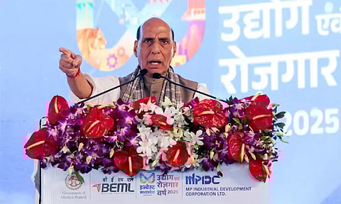 இந்தியாவின் வேகமான வளர்ச்சியை சிலர் விரும்புவதில்லை: ராஜ்நாத் சிங் மறைமுக தாக்கு