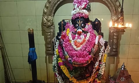 பஞ்சமி வழிபாடு: சிறப்பு அலங்காரத்தில் பக்தர்களுக்கு அருள்பாலித்த வாராகி அம்மன்