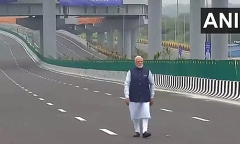 ரூ.11,000 கோடி மதிப்பிலான தேசிய நெடுஞ்சாலை திட்டங்கள் - பிரதமர் மோடி தொடங்கி வைத்தார்