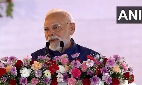 தீபாவளிக்கு நாட்டு மக்களுக்கு இரட்டை போனஸ் காத்திருக்கிறது - பிரதமர் மோடி