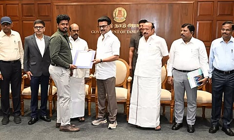 நெடுஞ்சாலைத்துறையில் 45 உதவிப்பொறியாளர்களுக்கு பணிநியமன ஆணை; முதல்-அமைச்சர் மு.க.ஸ்டாலின் வழங்கினார்...!