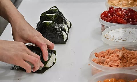 ஜப்பானில் 1,600 வகையான பொருட்கள் விற்பனைக்கு தடை