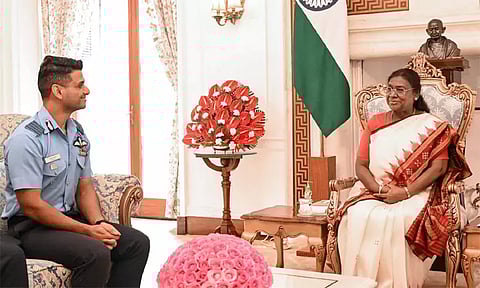 ஜனாதிபதி திரவுபதி முர்முவுடன் விண்வெளி வீரர் சுபான்ஷு சுக்லா சந்திப்பு