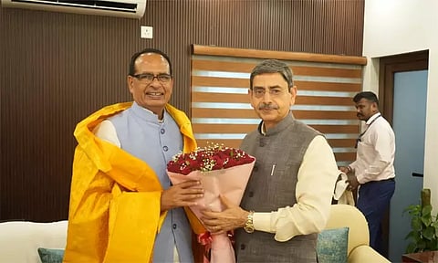 மத்திய வேளாண் துறை மந்திரியுடன் கவர்னர் ஆர்.என்.ரவி சந்திப்பு