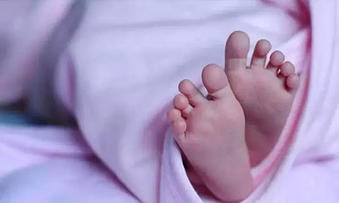 தண்ணீர் தொட்டிக்குள் தவறி விழுந்த ஒன்றரை வயது ஆண் குழந்தை பலி