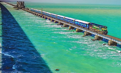 110 ஆண்டுகளை நிறைவு செய்த பழைய பாம்பன் பாலத்தை அகற்ற டெண்டர் அறிவிப்பு