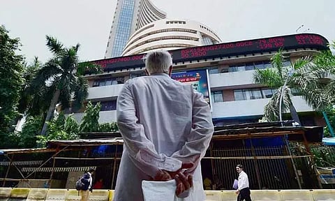 கடும் சரிவை சந்தித்த இந்திய பங்குச்சந்தை; இன்றைய நிலவரம்