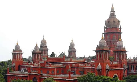 கல்வி உரிமை சட்டம்: இணையதளப் பக்கம் திறக்காதது ஏன்? - ஐகோர்ட்டு கேள்வி