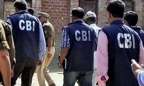 சென்னை விமான நிலையத்தில் சிபிஐ அதிகாரிகள் திடீர் சோதனை