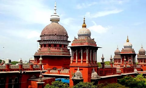 நீதிமன்ற நேரம் வீணாகும் வகையில் பொதுநல வழக்கு; ரூ.1 லட்சம் அபராதம் விதித்த சென்னை ஐகோர்ட்டு