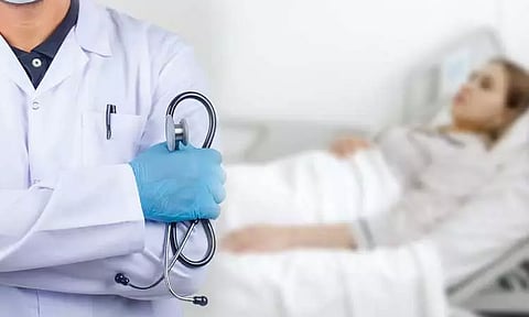 அமெரிக்காவில் பெண் நோயாளிகளை பலாத்காரம் செய்த டாக்டருக்கு 24 ஆண்டுகள் சிறை