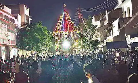 கரிவலம்வந்தநல்லூர் பால்வண்ணநாத சுவாமி கோவிலில் ஆவணி திருவிழா தேரோட்டம்