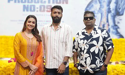 கீர்த்தி சுரேஷ், மிஷ்கின் இணைந்து நடிக்கும் படத்தின் பூஜை கிளிக்ஸ்..!