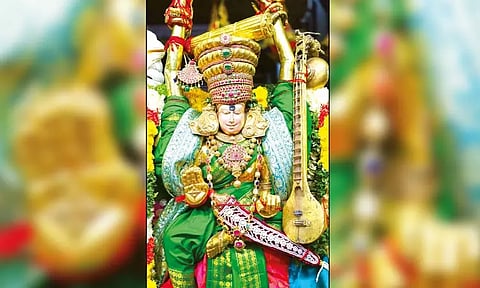 மதுரை ஆவணி மூலத்திருவிழா: விறகு விற்ற திருக்கோலத்தில் எழுந்தருளிய சிவபெருமான்