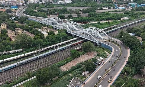 சென்னையில் போக்குவரத்து நெரிசலை குறைக்க 4 ஆண்டுகளில் மேற்கொள்ளப்பட்ட பணிகள் - மாநகராட்சி அறிக்கை
