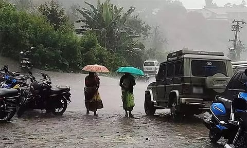கொடைக்கானலில் கனமழை; பள்ளிகளுக்கு விடுமுறை அறிவிப்பு