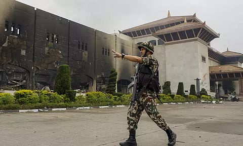 நேபாளத்தில் கலவரம்: சிறைகளில் இருந்து 7 ஆயிரம் கைதிகள் தப்பியோட்டம்