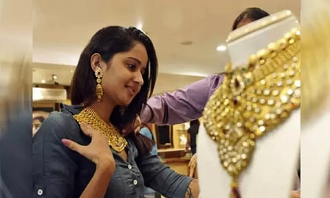 ஒரே ஆண்டில் சவரனுக்கு ரூ.25 ஆயிரம் உயர்ந்த தங்கம் விலை.. மேலும் அதிகரிக்குமா..?