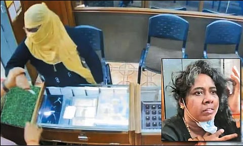 கணவருக்கு தெரியாமல் ரூ.4 லட்சம் கடன்.. நகைக்கடையில் கத்தியை காட்டி வசமாய் சிக்கிய பெண் - பரபரப்பு வாக்குமூலம்