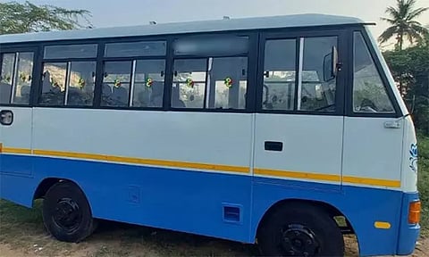 வேன்களை மினி பஸ்களாக இயக்கலாம்: தமிழக அரசு அனுமதி