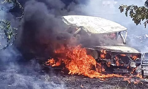 கோவில்பட்டி: ஒர்க்‌ஷாப்பில் நிறுத்தப்பட்ட கார் தீயில் கருகியது