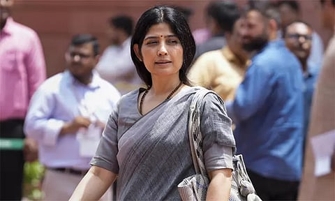 லக்னோவில் இண்டிகோ விமானம் அவசரமாக தரையிறக்கம்: எம்.பி. டிம்பிள் யாதவ் உள்பட 151 பயணிகள் அவதி