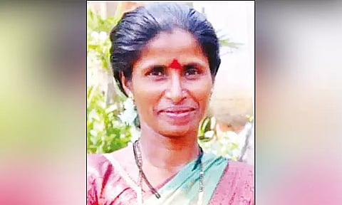 அம்மனுக்கு படைத்த தேங்காயை பெறும் விவகாரத்தில் பெண் படுகொலை - உறவினர் வெறிச்செயல்