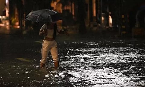 அதிகாலையில் சென்னையில் வெளுத்து வாங்கிய கனமழை