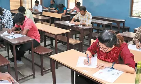 யூபிஎஸ்சி தேர்வில் குளறுபடியா? மதுரை கலெக்டர் விளக்கம்