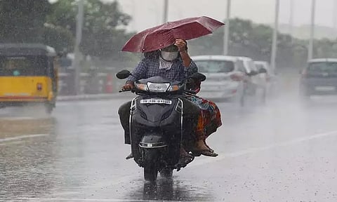 தமிழகத்தின் பல்வேறு பகுதிகளிலும் பரவலாக மழை