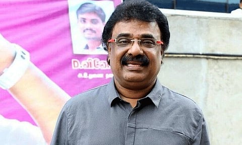 தனது முதல் முத்தம் பற்றி பேசிய நடிகர் வி.டி.வி.கணேஷ்