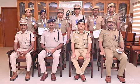 திருநெல்வேலி: முதல்-அமைச்சர் கோப்பை போட்டிகளில் பதக்கம் வென்ற போலீசாருக்கு பாராட்டு