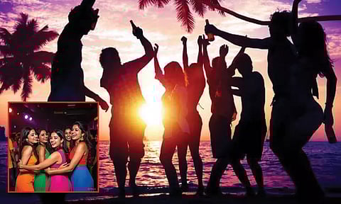 விடிய விடிய நிர்வாண விருந்து, மதுபானம்... சமூக ஊடகத்தில் அழைப்பு; அடுத்து நடந்த அதிரடி