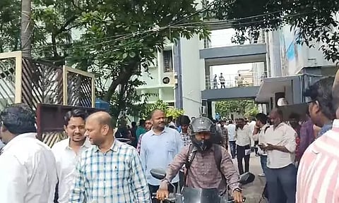 சென்னை ஐகோர்ட்டு உள்பட 2 இடங்களுக்கு வெடிகுண்டு மிரட்டல்