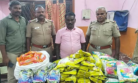 தூத்துக்குடியில் 20 கிலோ புகையிலை பொருட்கள் பறிமுதல்: வாட்ச்மேன் கைது