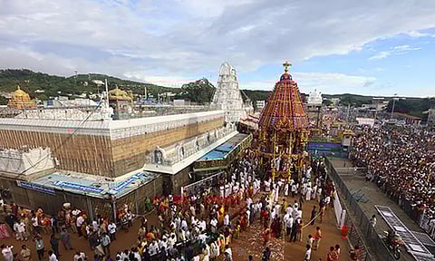 திருப்பதி ஏழுமலையான் கோவிலில் பிரம்மோற்சவ விழா: நாளை அங்குரார்ப்பணம்