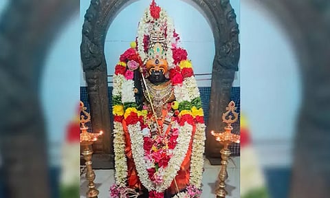 சிறப்பு அலங்காரத்தில் கோப்பணம் பாளையம் அங்காள பரமேஸ்வரி அம்மன்
