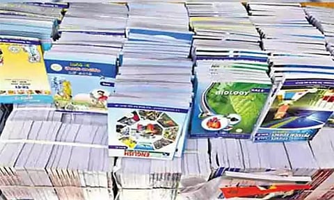 32 லட்சம் மாணவர்களுக்கு 2-ம் பருவத்துக்கான பாடப்புத்தகங்கள் தயார்: பள்ளிக்கல்வித்துறை தகவல்