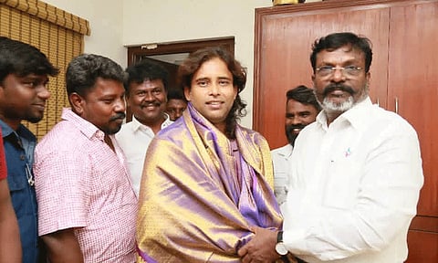 திருமாவளவனை சந்தித்து வாழ்த்து பெற்ற 'தண்டகாரண்யம்' படக்குழு