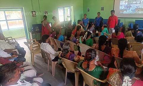 ஆசிரியர் பயிற்சி வகுப்புகளை பகுதி வாரியாக பிரித்து நடத்த வேண்டும்; ஆசிரியர் சங்கம் கோரிக்கை