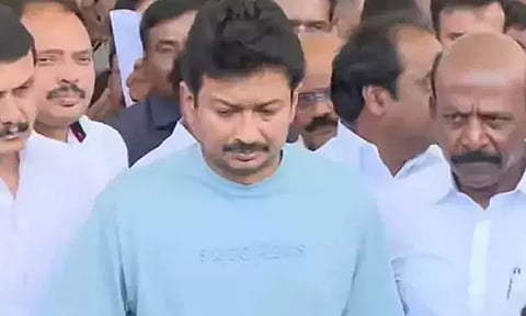 தலைவர்கள் குறித்த நேரத்தில் வரவேண்டும் - உதயநிதி