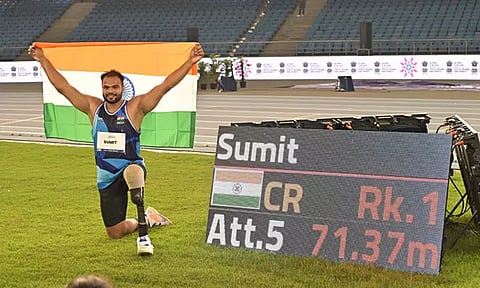 உலக பாரா தடகளம்: தங்க பதக்கம் வென்று ஹாட்ரிக் சாதனை படைத்த சுமித் ஆன்டில்