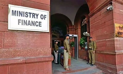 மத்திய பட்ஜெட்டில் ரூ.6 லட்சம் கோடி பற்றாக்குறை - நிதியமைச்சகம் தகவல்